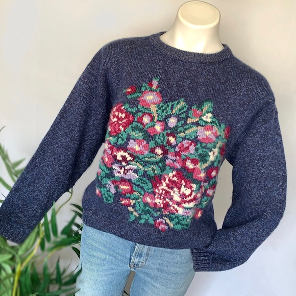 v i n t a g e :: Whimsical Floral Boxy Granny Knit Sweater